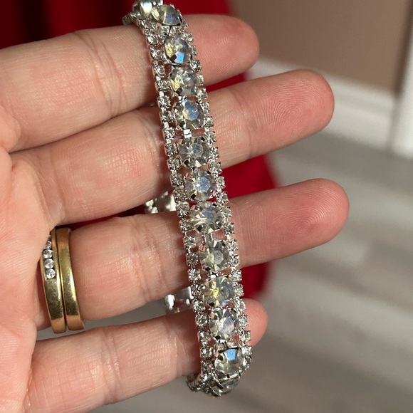 4/$100 AB boralis Elegant Silver Crystal Bracelet 7.5 inches 👰 - Picture 8 of 8